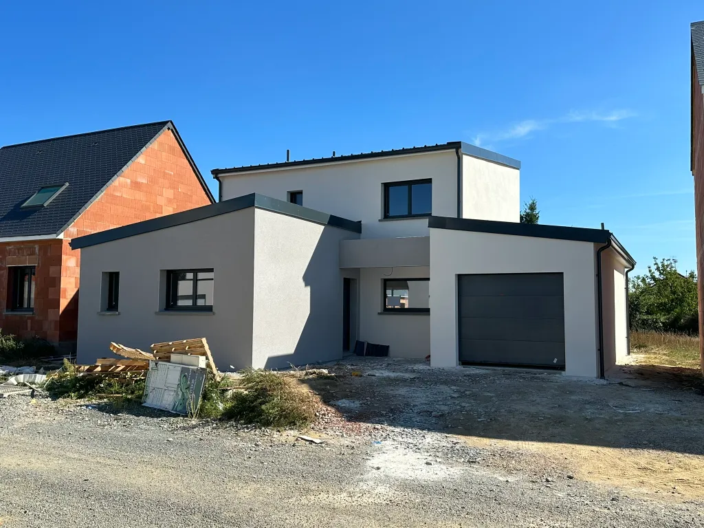 Maison de Lotissement avec une architecture contemporaine